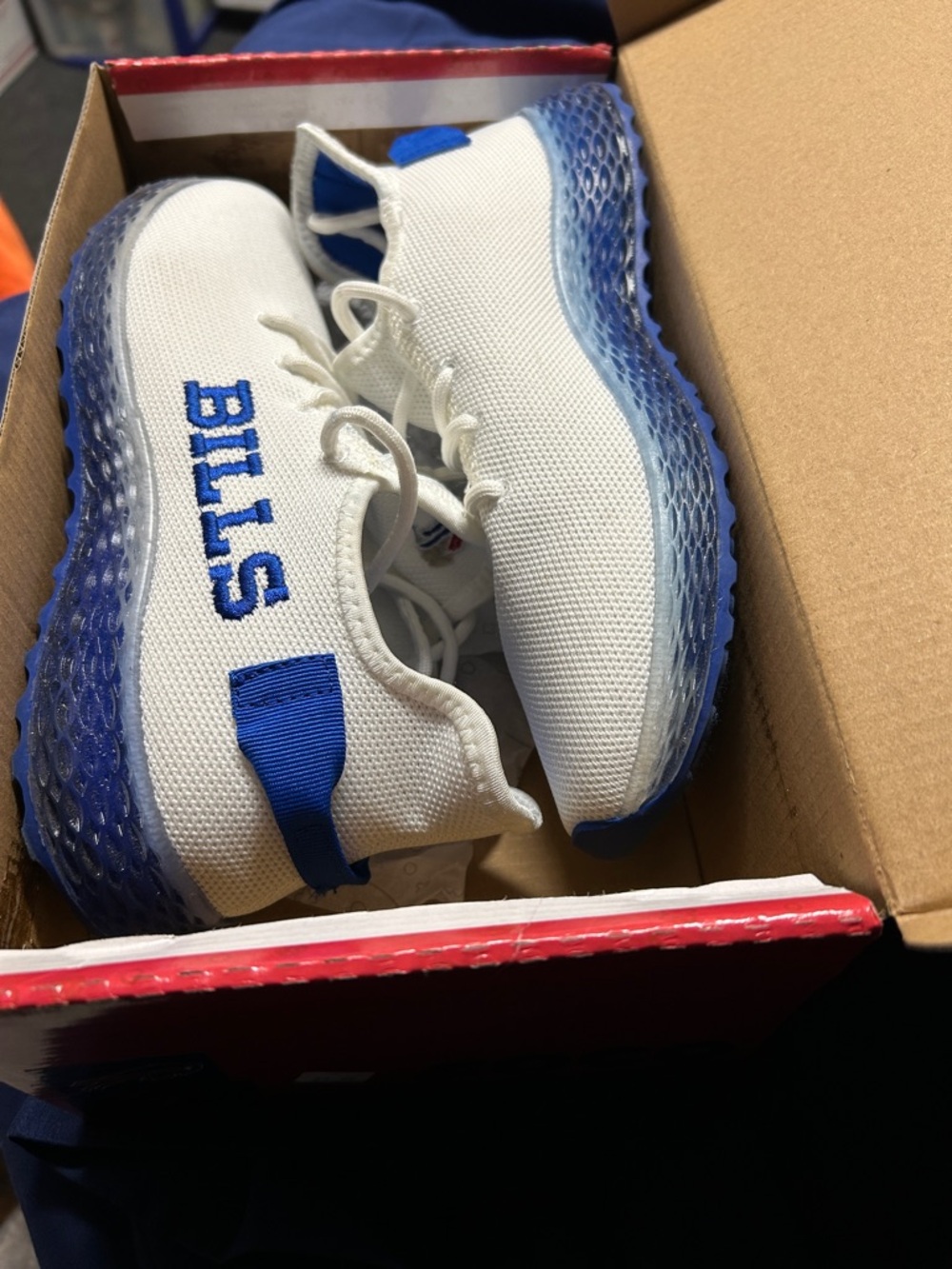 Buffalo Bills Sneakers 🏈 - Picture 14 of 14